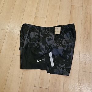 Men's Nike running 4" new